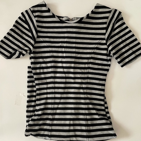 French Connection Dresses & Skirts - French Connection dress w/zipper back